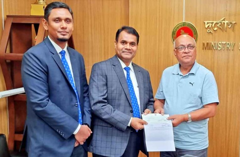 SJIBPLC donated Tk 1.50 cr for facilitating flood- affected people