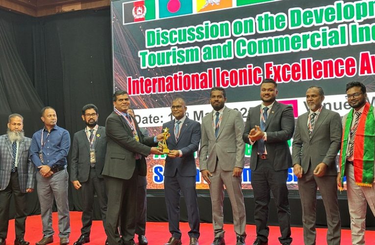 US-Bangla’s Kamrul Islam receives International Iconic Excellence Award in Maldives