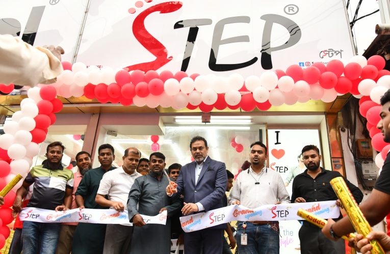 Step Footwear Inaugurates New Showroomin Khulna’s Dakbangla Area