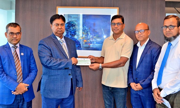 Shahjalal Islami Bank donates Tk.5 Lac to Greenvally Oldage Home & Orphanage