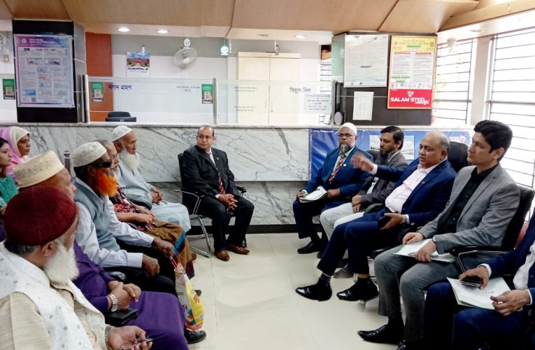FSIB Administrator exchanges views with Khulna region customers