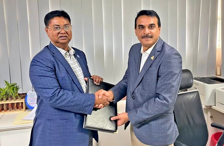 Bangladesh Bank and Shahjalal Islami Bank sign a refinance agreement